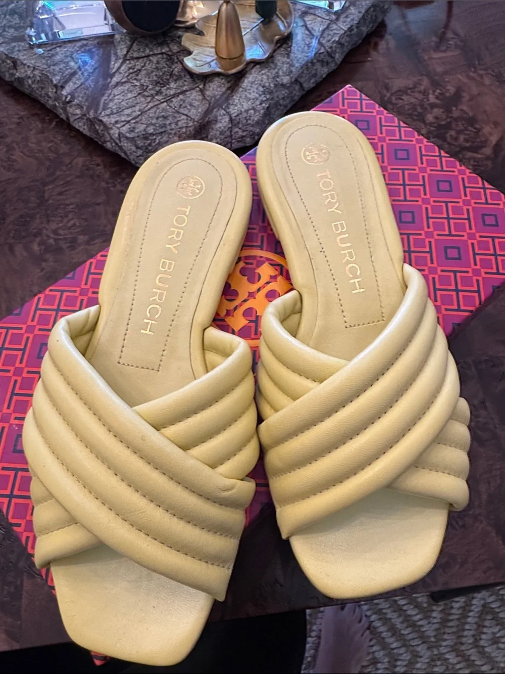 Tory Burch  Butter Cream/ pale yellow Quilted Crisscross Slide Sandals sz 8